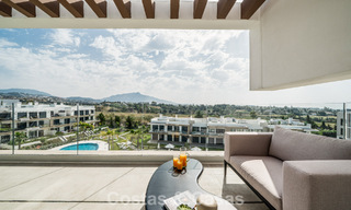 Gloednieuw, modern penthouse met ruim solarium te koop in een gated complex in Benahavis - Marbella 792574 