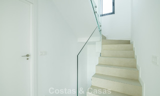 Instapklaar, gloednieuw herenhuis met hedendaagse bouwstijl te koop op de New Golden Mile tussen Marbella en Estepona 792602 