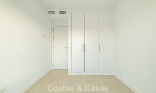 Instapklaar, gloednieuw herenhuis met hedendaagse bouwstijl te koop op de New Golden Mile tussen Marbella en Estepona 792604 