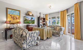 Zeer ruim duplex penthouse te koop op enkele stappen van alle voorzieningen in het centrum van San Pedro, Marbella 792703 