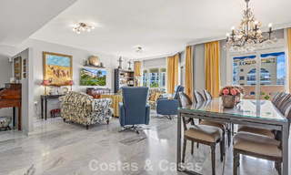 Zeer ruim duplex penthouse te koop op enkele stappen van alle voorzieningen in het centrum van San Pedro, Marbella 792709 