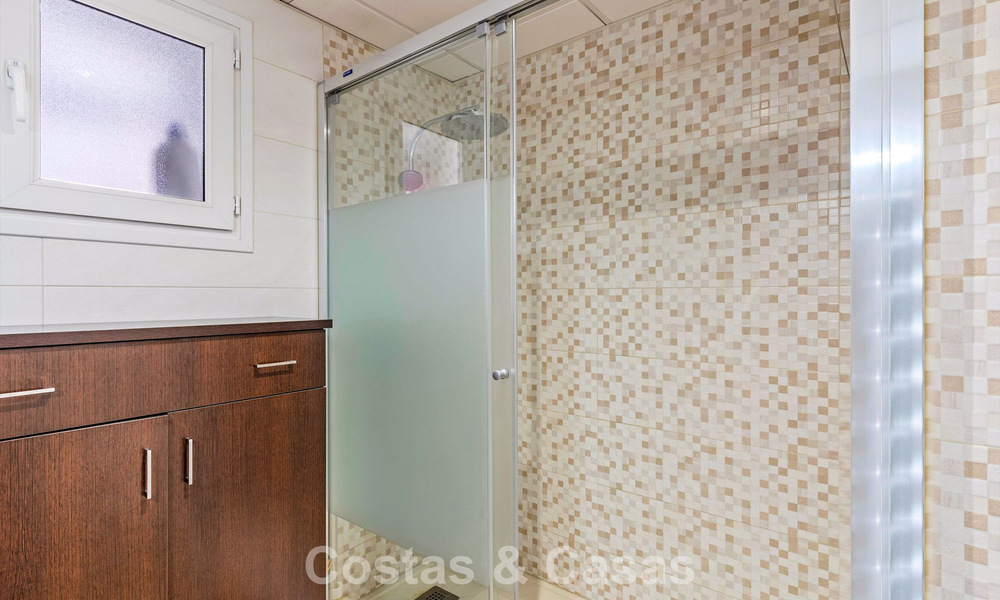 Zeer ruim duplex penthouse te koop op enkele stappen van alle voorzieningen in het centrum van San Pedro, Marbella 792720