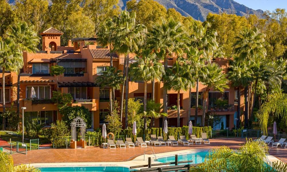 Schitterend, gelijkvloers appartement met 4 slaapkamers te koop in Nueva Andalucia, Marbella 792952