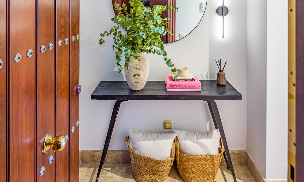 Schitterend, gelijkvloers appartement met 4 slaapkamers te koop in Nueva Andalucia, Marbella 792965