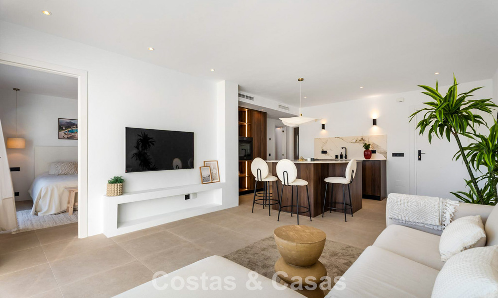 Prachtig gerenoveerd penthouse met ruim dakterras te koop in La Quinta golfresort, Benahavís - Marbella 792997