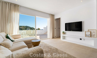 Prachtig gerenoveerd penthouse met ruim dakterras te koop in La Quinta golfresort, Benahavís - Marbella 792999 