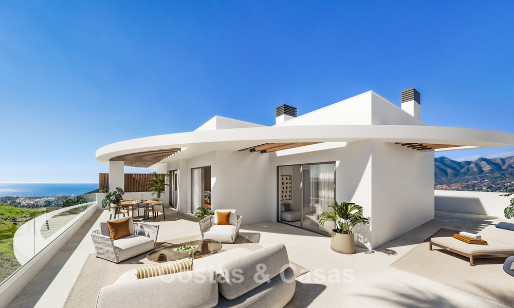 Innovatieve appartementen met panoramisch zeezicht te koop in een golfresort in Mijas Costa, Costa del Sol 792972
