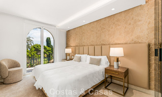 Ruim, eigentijds gerenoveerd herenhuis te koop in een eerstelijnsstrand complex tussen Marbella en Estepona 793075 