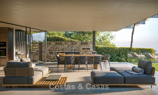 Exclusieve villa met eigentijds architecturaal karakter te koop in een prestigieuze wijk van Nueva Andalucia, Marbella 793024 
