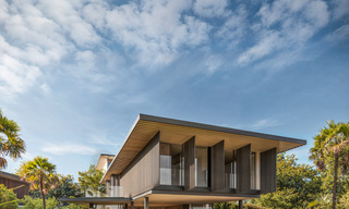 Exclusieve villa met eigentijds architecturaal karakter te koop in een prestigieuze wijk van Nueva Andalucia, Marbella 793030 