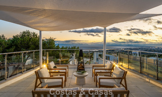 Moderne halfvrijstaande villa te koop met subliem zeezicht in een gated community van Sierra Blanca, Marbella’s Golden Mile 793053 