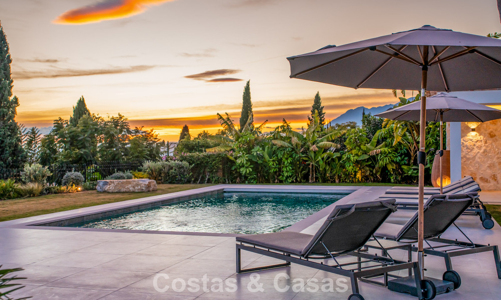 Instapklare, eigentijds-mediterrane villa met onverstoord, panoramisch zeezicht te koop in Benahavis - Marbella 793403