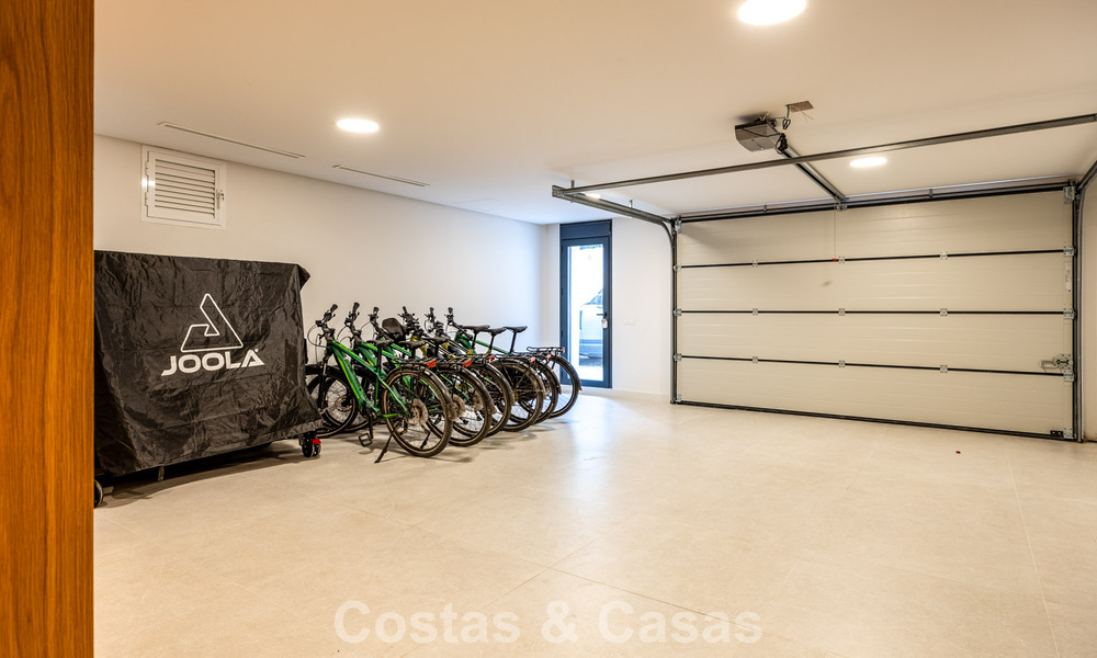 Instapklare, eigentijds-mediterrane villa met onverstoord, panoramisch zeezicht te koop in Benahavis - Marbella 793427