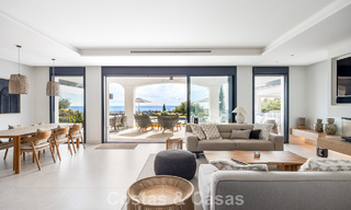 Instapklare, eigentijds-mediterrane villa met onverstoord, panoramisch zeezicht te koop in Benahavis - Marbella 793438 