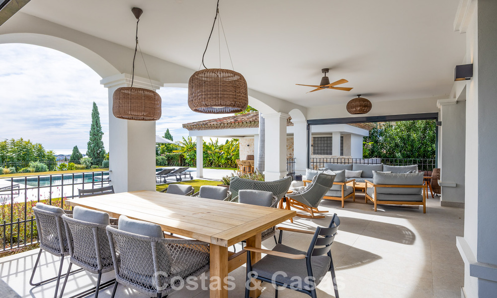 Instapklare, eigentijds-mediterrane villa met onverstoord, panoramisch zeezicht te koop in Benahavis - Marbella 793442