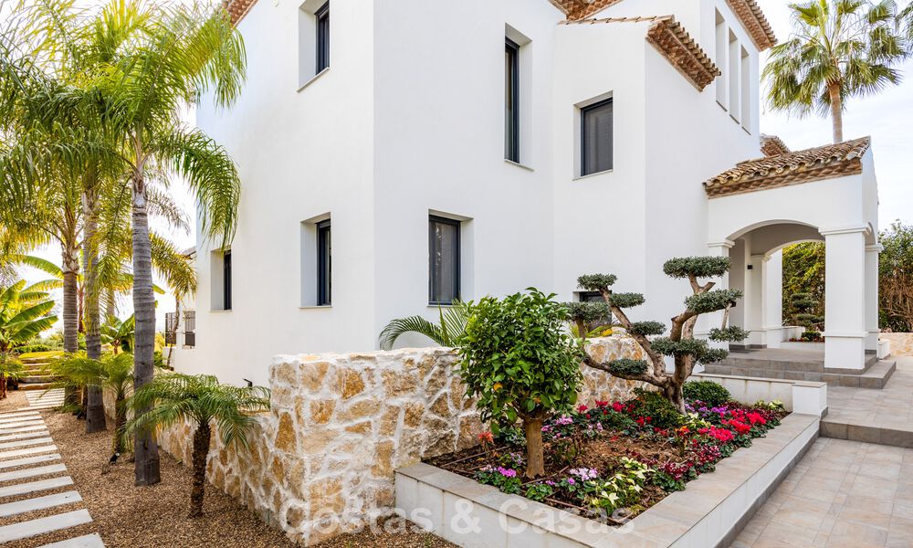 Instapklare, eigentijds-mediterrane villa met onverstoord, panoramisch zeezicht te koop in Benahavis - Marbella 793449
