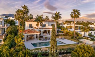 Instapklare, eigentijds-mediterrane villa met onverstoord, panoramisch zeezicht te koop in Benahavis - Marbella 793450 