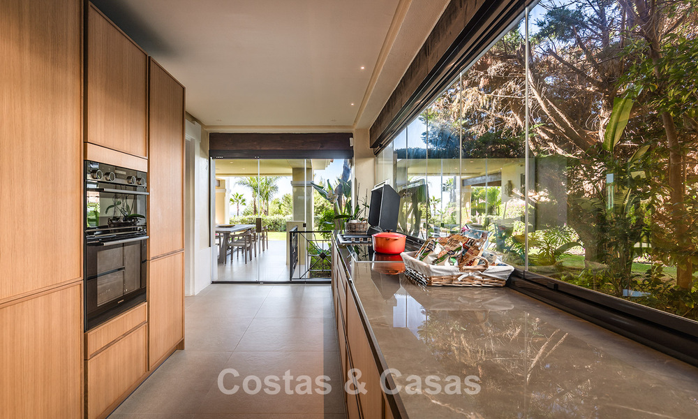 Exclusief, ruim tuinappartement met privézwembad te koop in Aloha, Nueva Andalucía, Marbella 793475