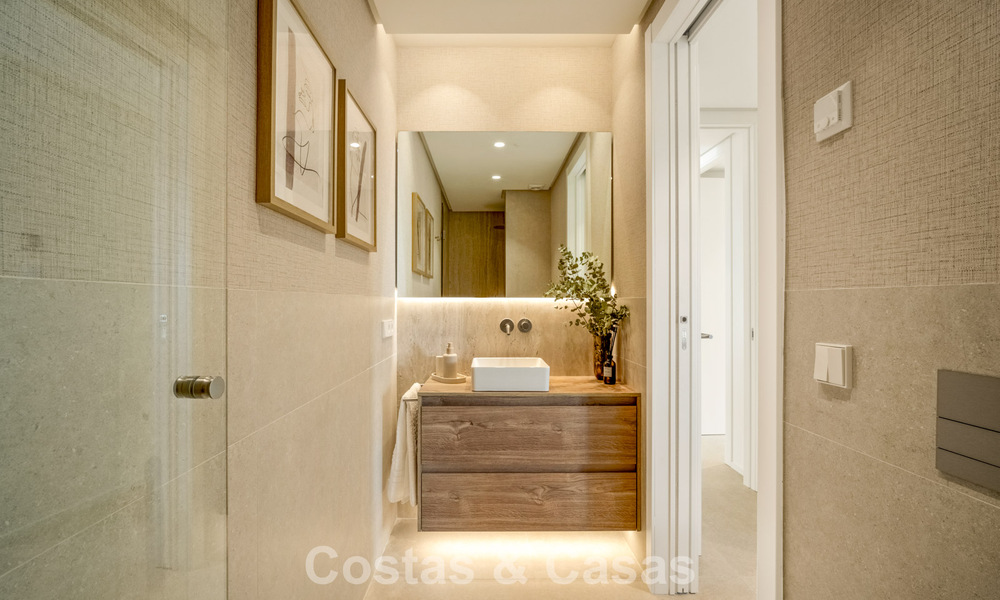 Instapklaar, eigentijds ingericht tuinappartement met 4 slaapkamers te koop op de Golden Mile van Marbella 793613