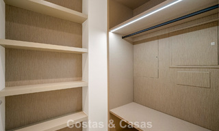 Instapklaar, eigentijds ingericht tuinappartement met 4 slaapkamers te koop op de Golden Mile van Marbella 793621 