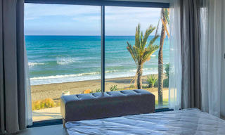 Instapklare, moderne, eerstelijnsstrand luxe rijwoning te koop met frontaal zeezicht, op wandelafstand van het centrum van Estepona 793213 