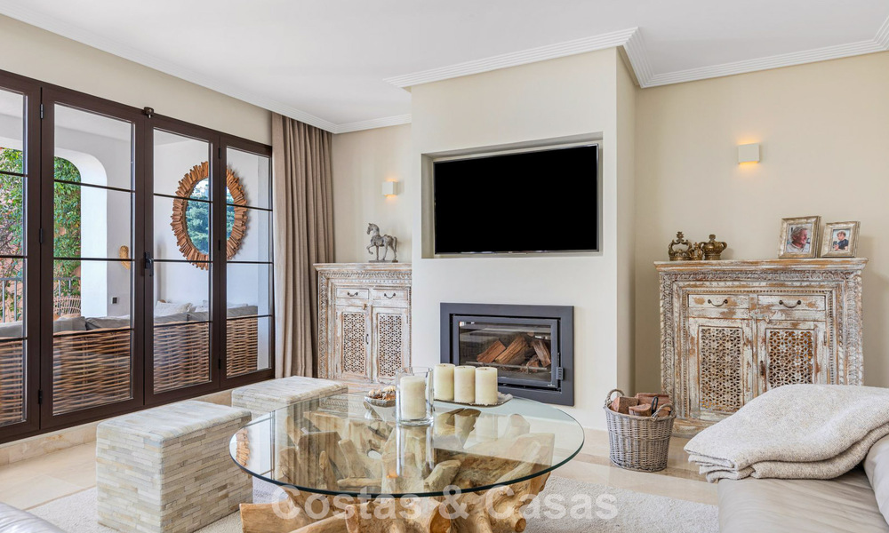 Prachtig rijhuis met panoramisch uitzicht te koop en ruime tuin in een gezochte gated golfurbanisatie in Benahavis - Marbella 793685