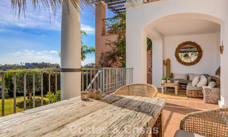 Prachtig rijhuis met panoramisch uitzicht te koop en ruime tuin in een gezochte gated golfurbanisatie in Benahavis - Marbella 793693 