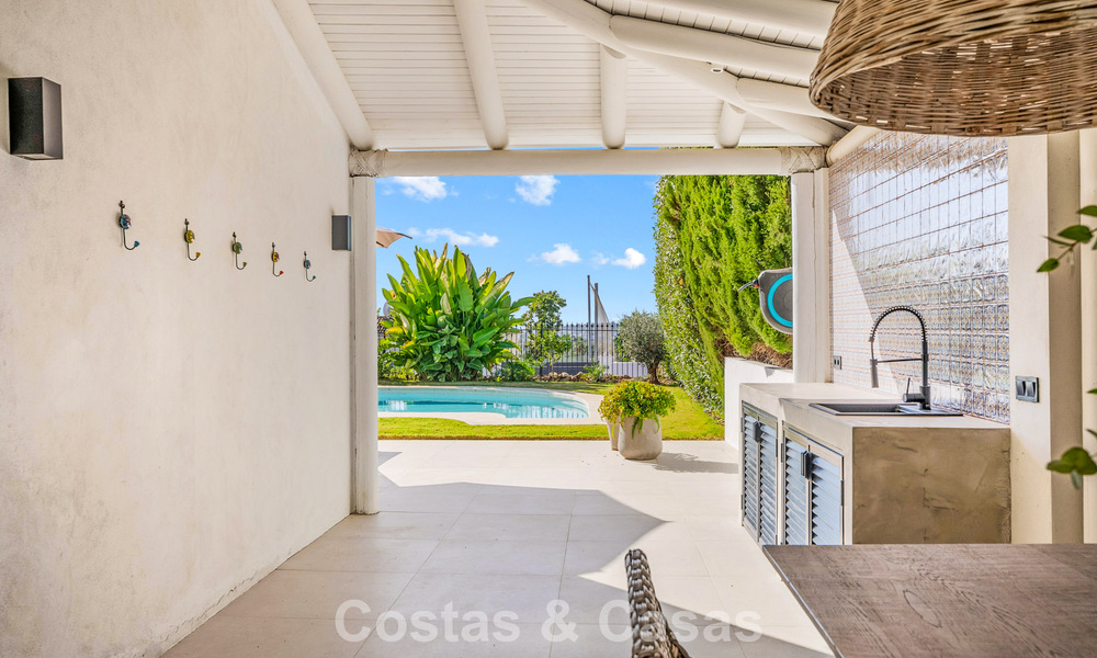 Hoogwaardig gerenoveerde familievilla te koop in de gewilde golfomgeving van Nueva Andalucia, Marbella 793179