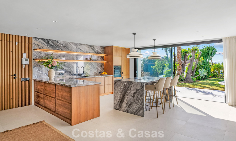 Hoogwaardig gerenoveerde familievilla te koop in de gewilde golfomgeving van Nueva Andalucia, Marbella 793182
