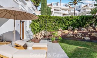 Elegant duplex appartement met privétuin te koop, direct aan de golfbaan in Nueva Andalucía, Marbella 793123 