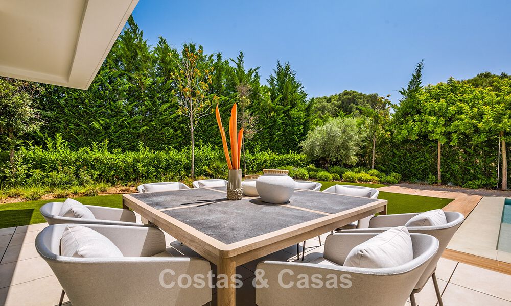 Instapklare, luxevilla met minimalistische bouwstijl te koop op de New Golden Mile tussen Marbella en Estepona 793082