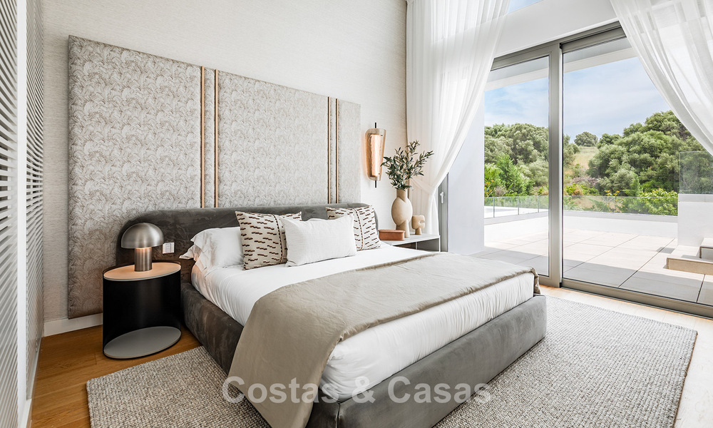 Instapklare, luxevilla met minimalistische bouwstijl te koop op de New Golden Mile tussen Marbella en Estepona 793087