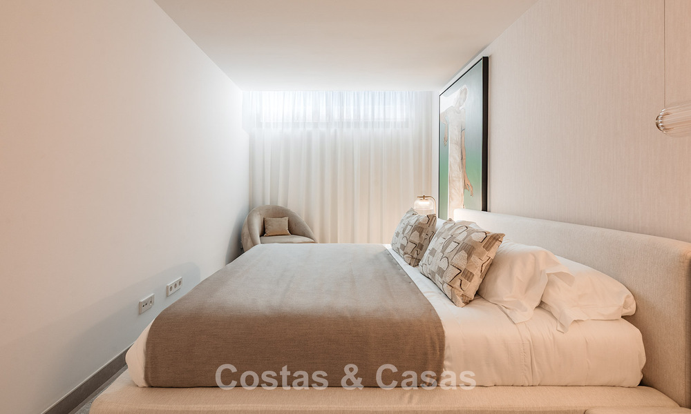 Instapklare, luxevilla met minimalistische bouwstijl te koop op de New Golden Mile tussen Marbella en Estepona 793103