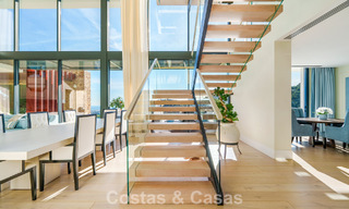 Moderne architecturale villa met zeezicht en een professionele gym te koop in El Madroñal, Benahavís - Marbella 793736 