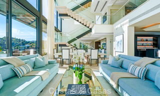 Moderne architecturale villa met zeezicht en een professionele gym te koop in El Madroñal, Benahavís - Marbella 793742 