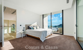 Moderne architecturale villa met zeezicht en een professionele gym te koop in El Madroñal, Benahavís - Marbella 793750 