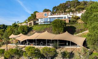 Moderne architecturale villa met zeezicht en een professionele gym te koop in El Madroñal, Benahavís - Marbella 793757 
