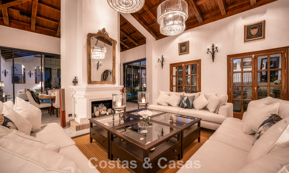 Elegante, Andalusische villa met panoramisch zeezicht te koop in El Madroñal, Benahavís - Marbella 793822