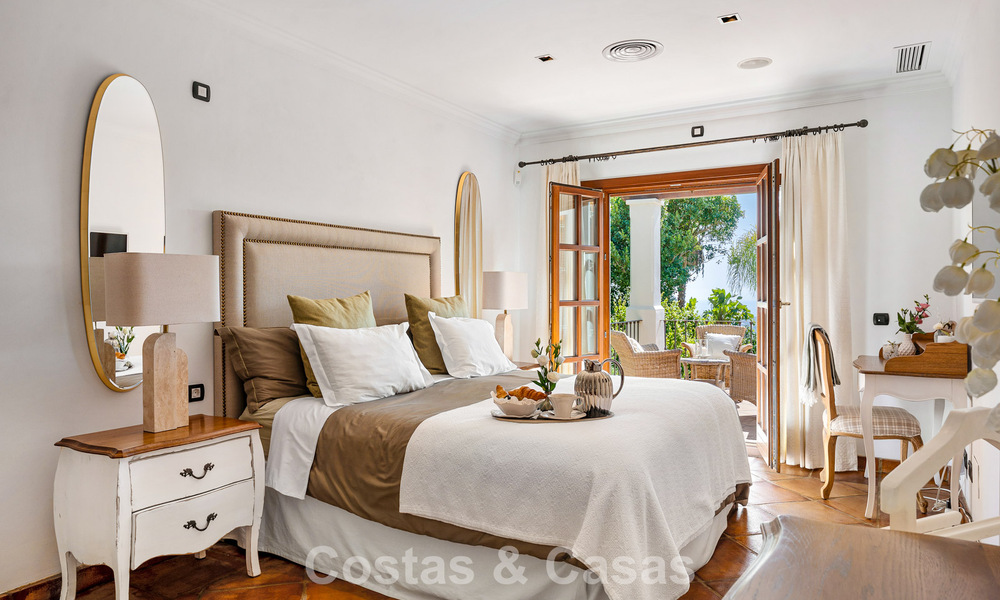 Elegante, Andalusische villa met panoramisch zeezicht te koop in El Madroñal, Benahavís - Marbella 793836