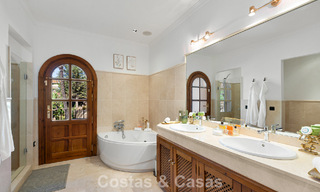 Elegante, Andalusische villa met panoramisch zeezicht te koop in El Madroñal, Benahavís - Marbella 793838 