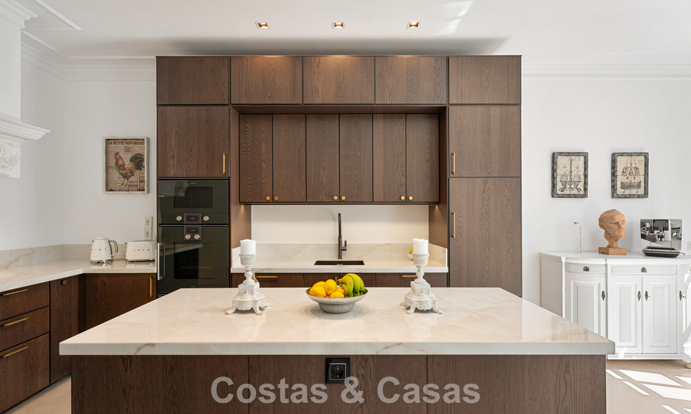 Elegante, Andalusische villa met panoramisch zeezicht te koop in El Madroñal, Benahavís - Marbella 793846