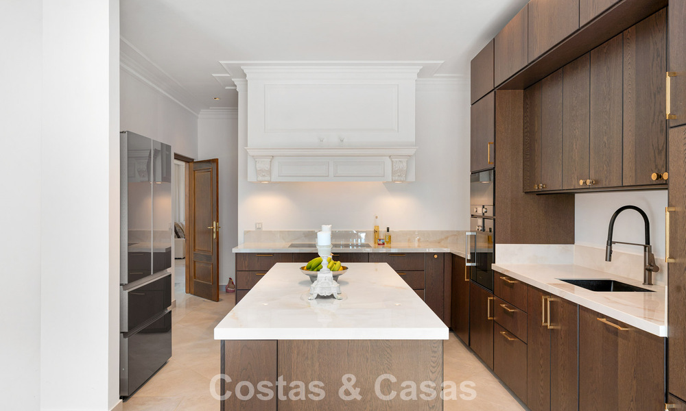 Elegante, Andalusische villa met panoramisch zeezicht te koop in El Madroñal, Benahavís - Marbella 793847