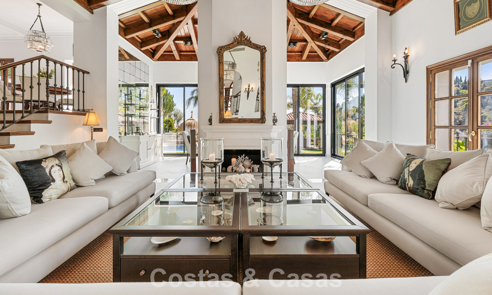 Elegante, Andalusische villa met panoramisch zeezicht te koop in El Madroñal, Benahavís - Marbella 793856