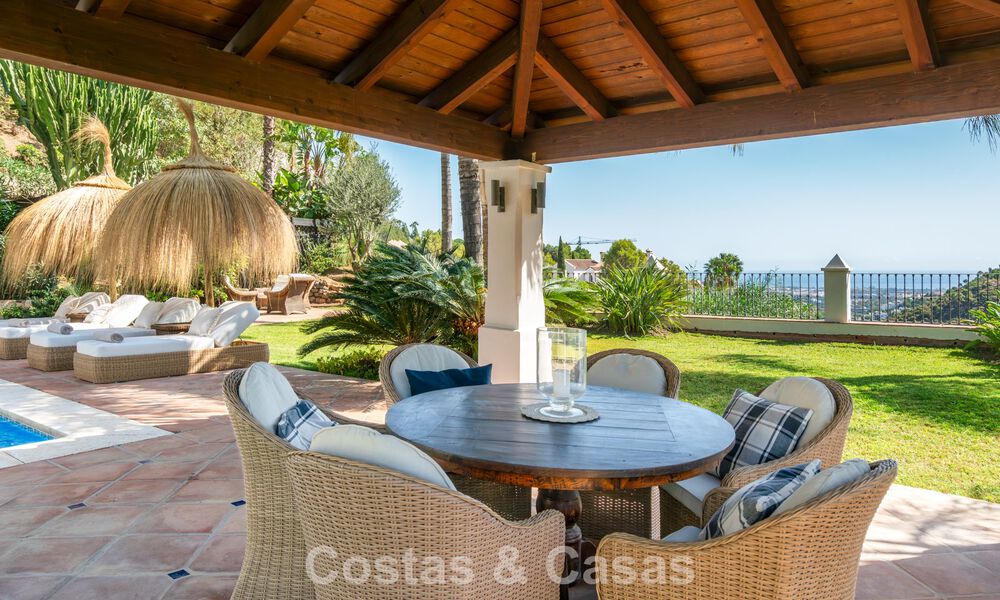 Elegante, Andalusische villa met panoramisch zeezicht te koop in El Madroñal, Benahavís - Marbella 793859