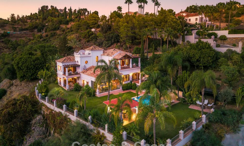 Elegante, Andalusische villa met panoramisch zeezicht te koop in El Madroñal, Benahavís - Marbella 793866