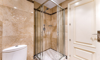 Stijlvol appartement met privétuin te koop in een gated community in Sierra Blanca, Marbella 793881 