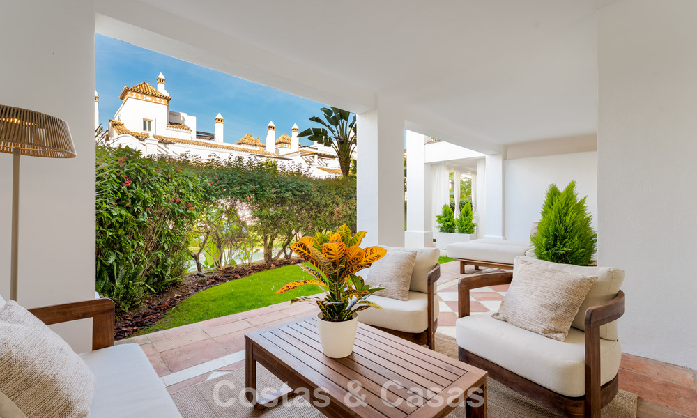 Stijlvol appartement met privétuin te koop in een gated community in Sierra Blanca, Marbella 793896