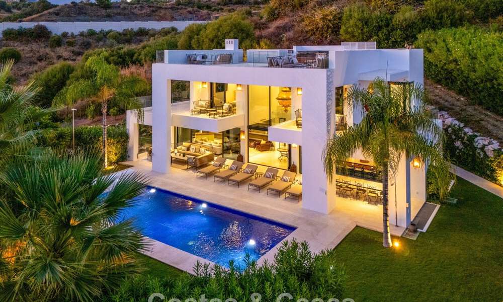 Exclusieve luxevilla met modernistisch design te koop in Nueva Andalucia’s golfvallei, Marbella 793911