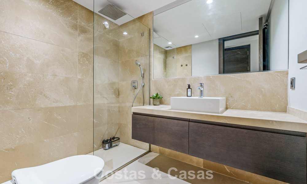 Exclusieve luxevilla met modernistisch design te koop in Nueva Andalucia’s golfvallei, Marbella 793919