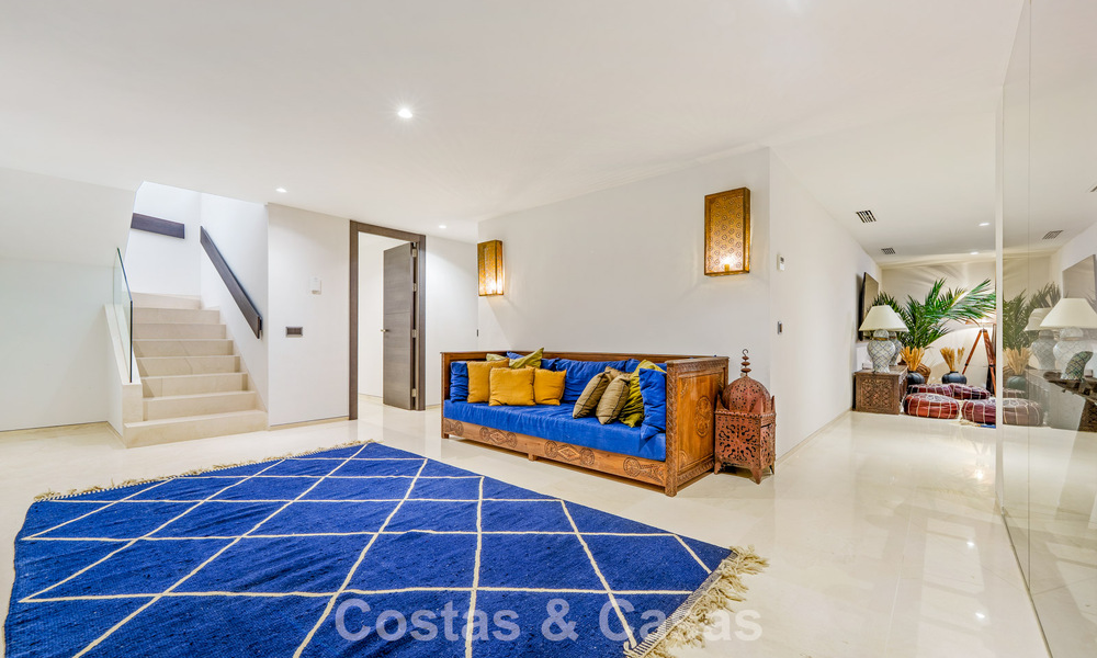 Exclusieve luxevilla met modernistisch design te koop in Nueva Andalucia’s golfvallei, Marbella 793920
